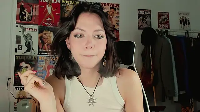 Niky  Jess online show from 10/23/25, 06:23