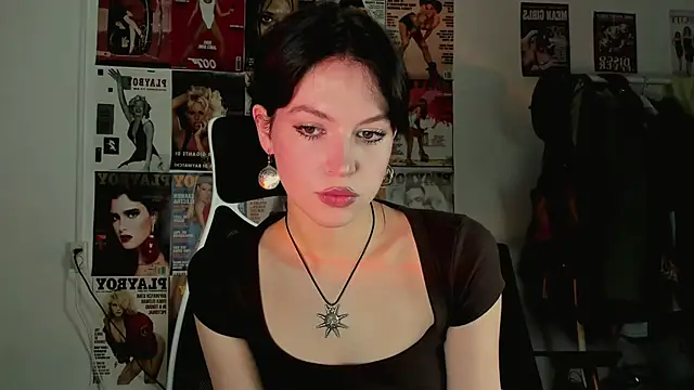 Niky  Jess online show from 11/05/25, 07:44