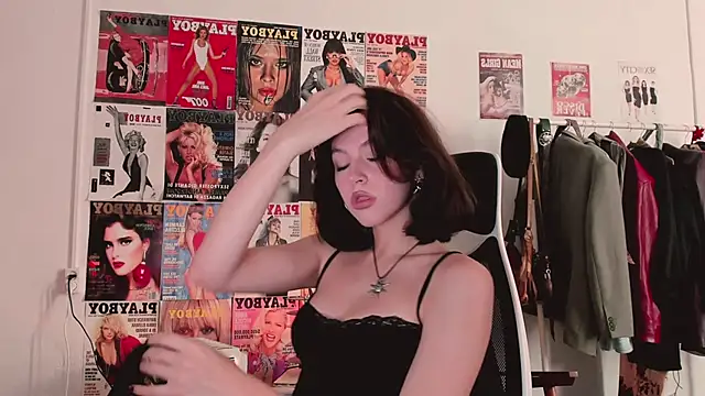 Niky  Jess online show from 10/09/25, 06:58