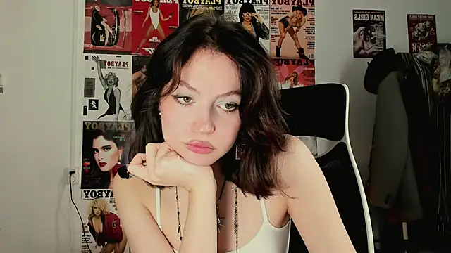 Niky  Jess online show from 12/17/25, 11:15