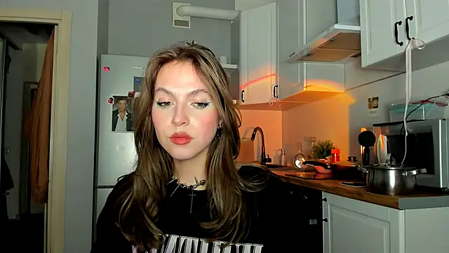 Niky  Jess online show from 02/06/25, 09:06