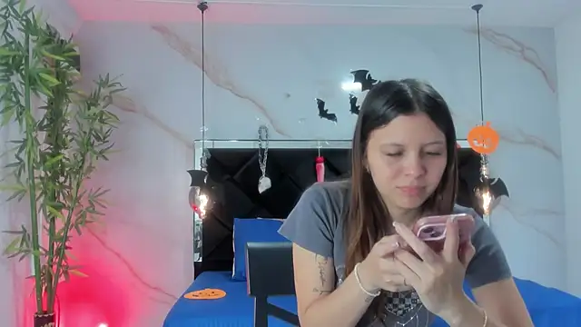 AngelaaCute  online show from 10/28/25, 12:04