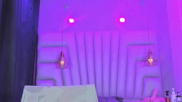 AngelaaCute  online show from 04/09/26, 12:11