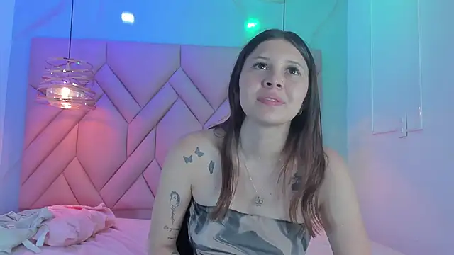 AngelaaCute  online show from 06/18/26, 12:10