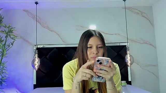 Snapshot of AngelaaCute_ chatting on 09/15/25, 12:16 AngelaaCute online show from 09/15/25, 12:16