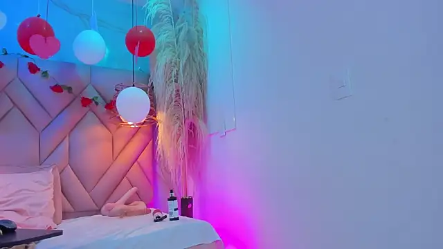 Snapshot of AngelaaCute_ chatting on 02/18/25, 03:31 AngelaaCute online show from 02/18/25, 03:31
