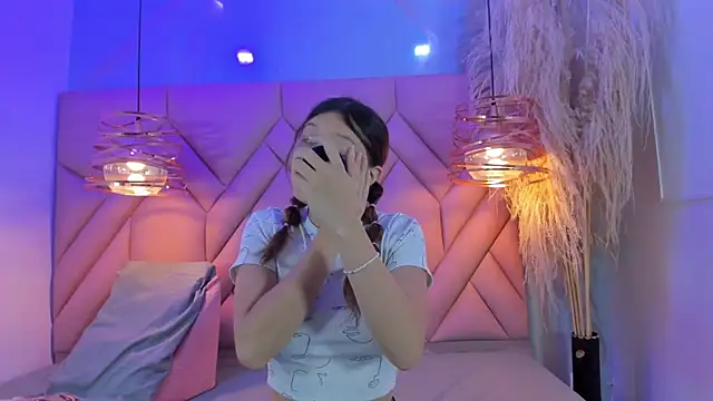 Snapshot of AngelaaCute_ chatting on 03/19/25, 12:12 AngelaaCute online show from 03/19/25, 12:12