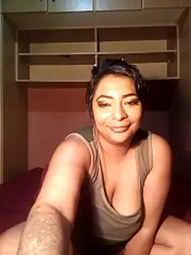 indianstormxo  online show from 12/15/25, 12:49