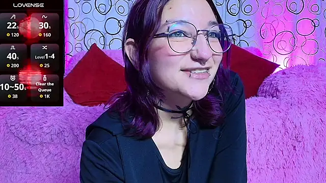 SukiFuyu  online show from 11/25/25, 12:22