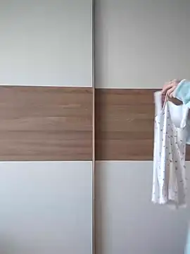 Dark Angel 22 online show from 12/14/25, 09:48