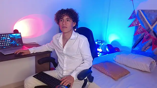 nickolas moon online show from 02/18/25, 05:53