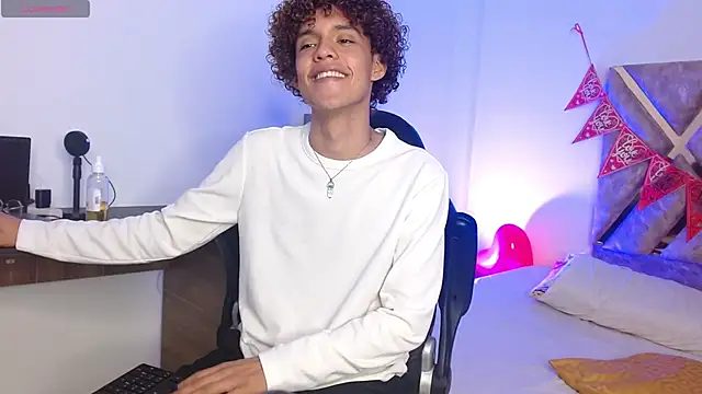 nickolas moon online show from 02/17/25, 09:00