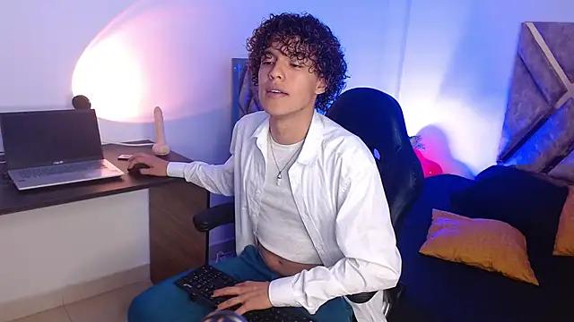 nickolas moon online show from 02/20/25, 06:24