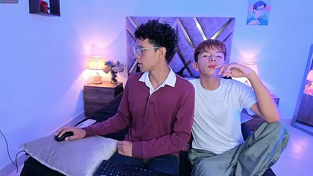 nickolas moon online show from 11/07/25, 01:21