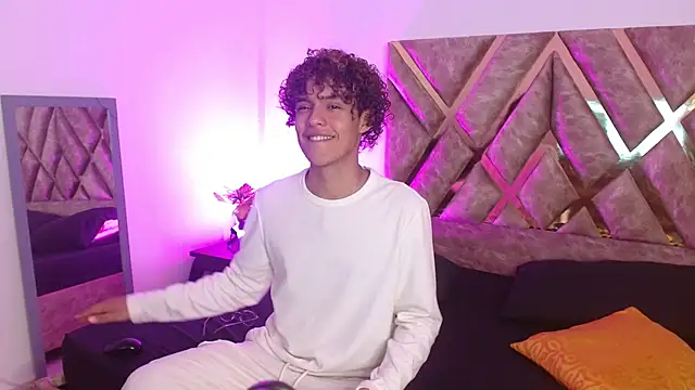 nickolas moon online show from 03/19/25, 07:49