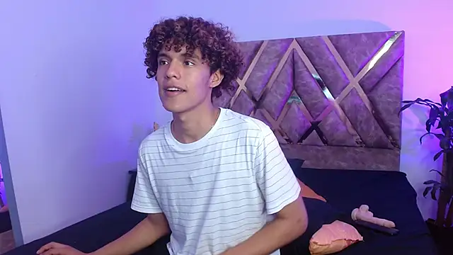 nickolas moon online show from 02/02/25, 07:35