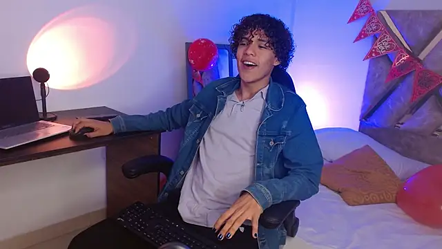 nickolas moon online show from 02/16/25, 07:16