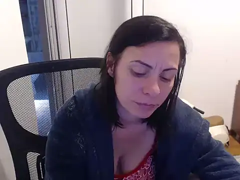 Snapshot of SweetAdela92 chatting on 06/04/26, 08:35 SweetAdela92 online show from 06/04/26, 08:35