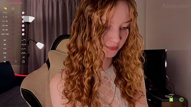 Snapshot of AliseVine chatting on 09/20/25, 06:35 AliseVine online show from 09/20/25, 06:35