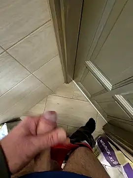 kisbiro77777 online show from 11/22/25, 07:40