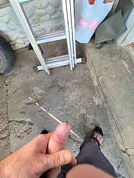 kisbiro77777 online show from 10/06/25, 07:53