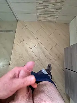 kisbiro77777 online show from 09/16/25, 07:31