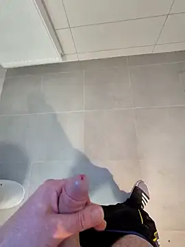 kisbiro77777 online show from 02/28/26, 04:17