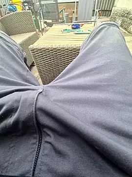 kisbiro77777 online show from 09/27/25, 10:21