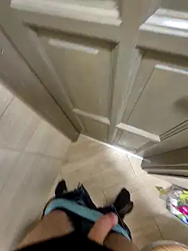 kisbiro77777 online show from 04/06/26, 11:33