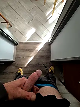 kisbiro77777 online show from 09/19/25, 07:34