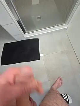 kisbiro77777 online show from 04/15/26, 05:50