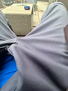 kisbiro77777 online show from 09/10/25, 07:40