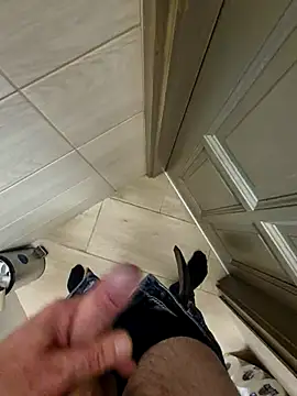 kisbiro77777 online show from 10/02/25, 05:49