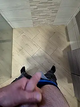 kisbiro77777 online show from 09/17/25, 05:42