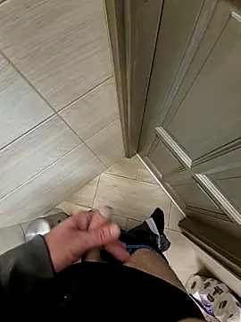 kisbiro77777 online show from 09/30/25, 09:59