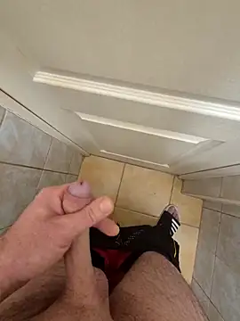 kisbiro77777 online show from 10/26/25, 04:02