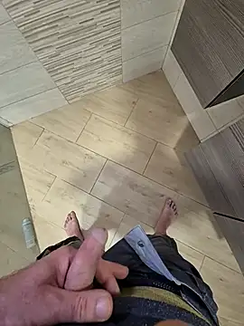 kisbiro77777 online show from 09/15/25, 05:41