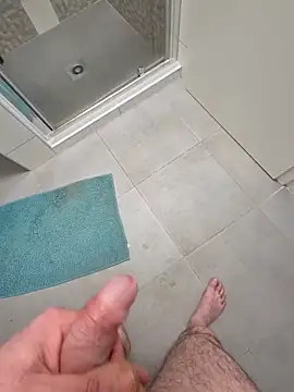 kisbiro77777 online show from 03/18/26, 06:53