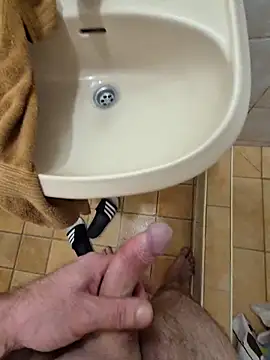 kisbiro77777 online show from 11/05/25, 05:16