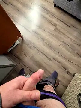 kisbiro77777 online show from 11/19/25, 08:47