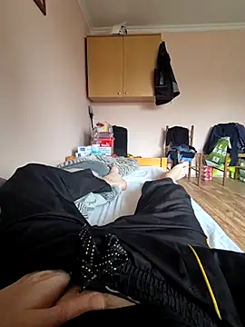 kisbiro77777 online show from 11/30/25, 10:38