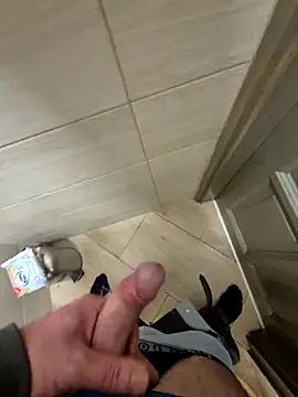 kisbiro77777 online show from 02/12/26, 08:03