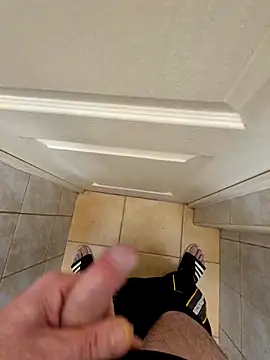 kisbiro77777 online show from 12/14/25, 04:34