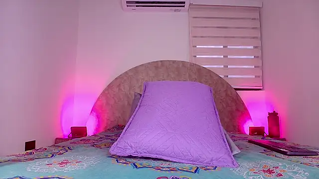 anisha x online show from 11/23/25, 07:13