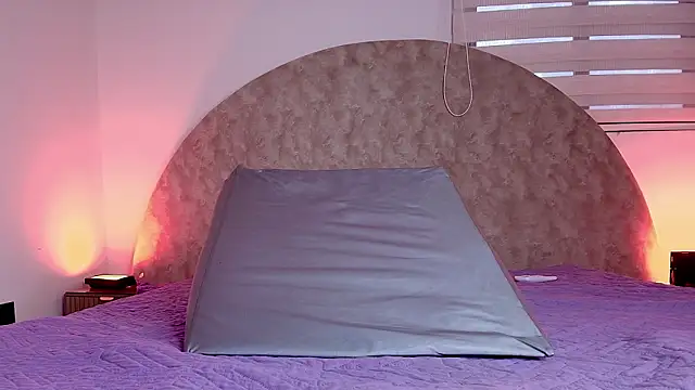 anisha x online show from 02/19/26, 07:22