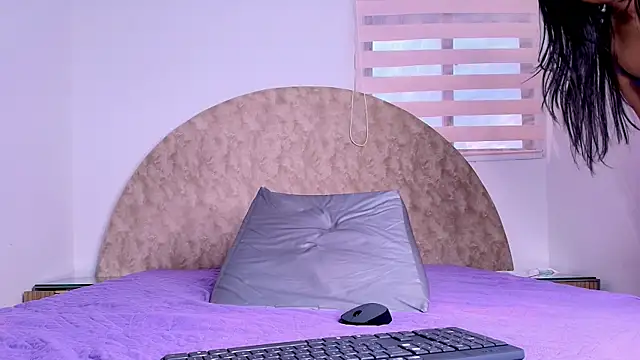 anisha x online show from 03/31/26, 07:16