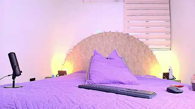 anisha x online show from 12/05/25, 07:45