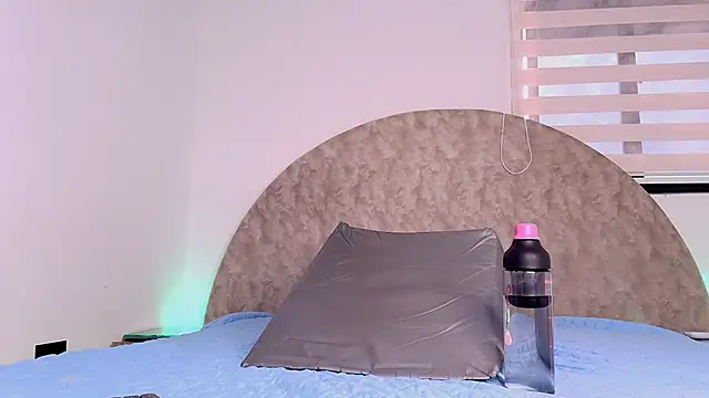 anisha x online show from 04/24/26, 07:27