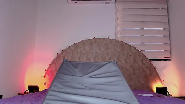 anisha x online show from 11/29/25, 07:36