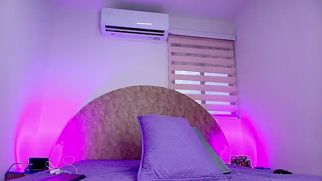 anisha x online show from 11/20/25, 07:14